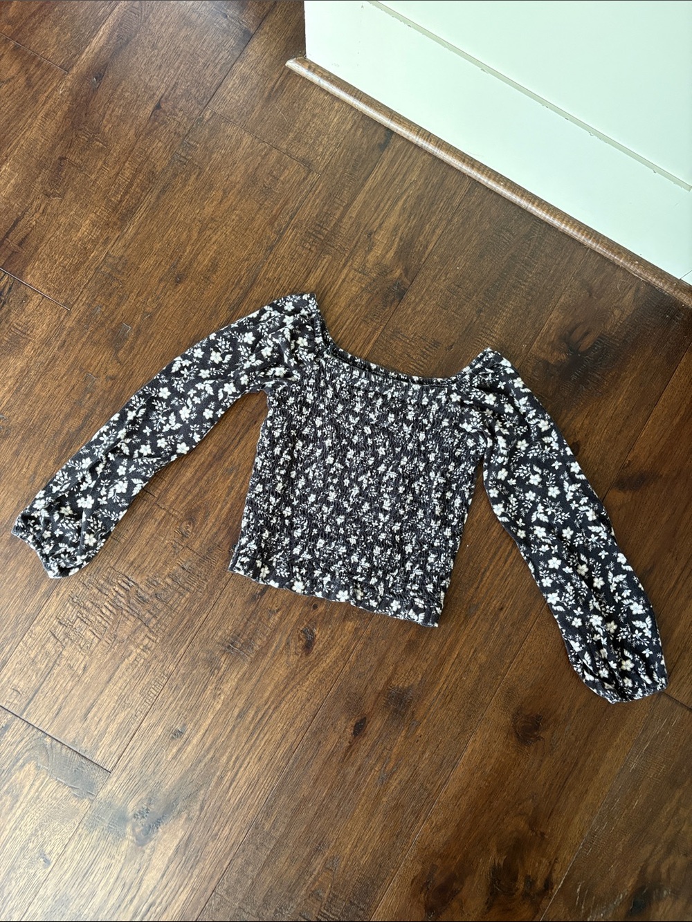 Old Navy Black and White Floral Smocked Off-Shoulder Peasant Crop Top
